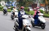 {ẢNH] Nắng nóng kéo dài, lại lo nguy cơ tai nạn giao thông cho những 